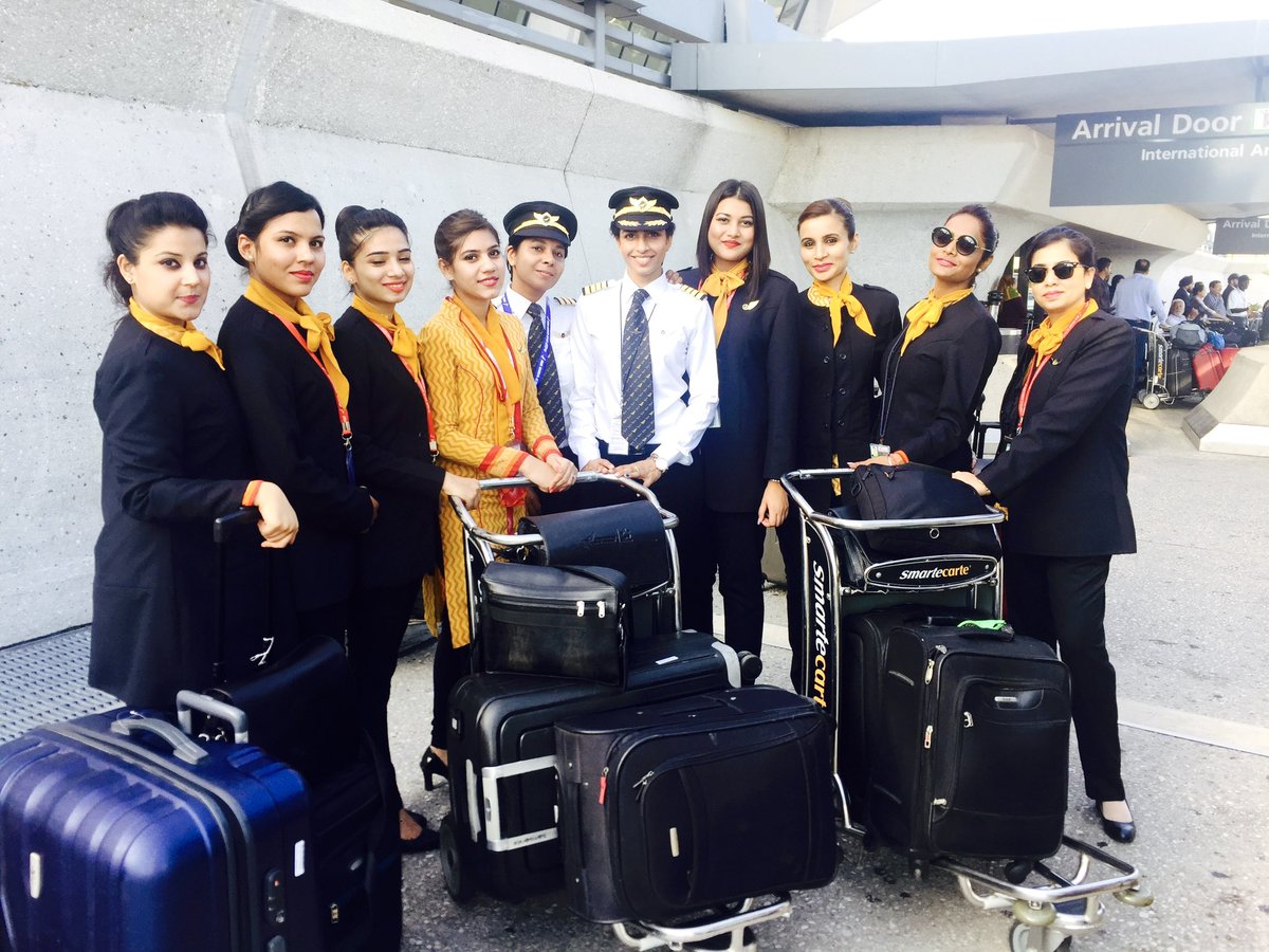 AnnyDivya's tweet photo. Revisiting Precious Memories with My Incredible Crew! ✨✈️ Throwback to our unforgettable adventures at Washington Airport in 2017. Cherishing the bonds and laughter we shared along the way.

#UnforgettableMemories #AviationAdventures #TeamBonding #GoodTimes #TravelMemories https://t.co/jOsIVsKzoF