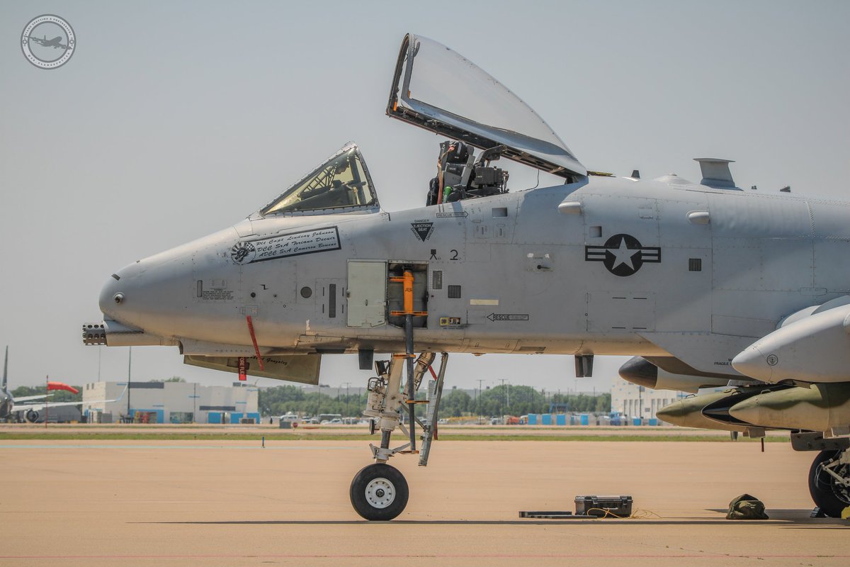 A-10 81-0949 as ' WRTHOG ' parked at KAFW with an engine issue. This aircraft is part of the @A10DemoTeam. 

#AvGeek #airshow #texas #aviationphotography