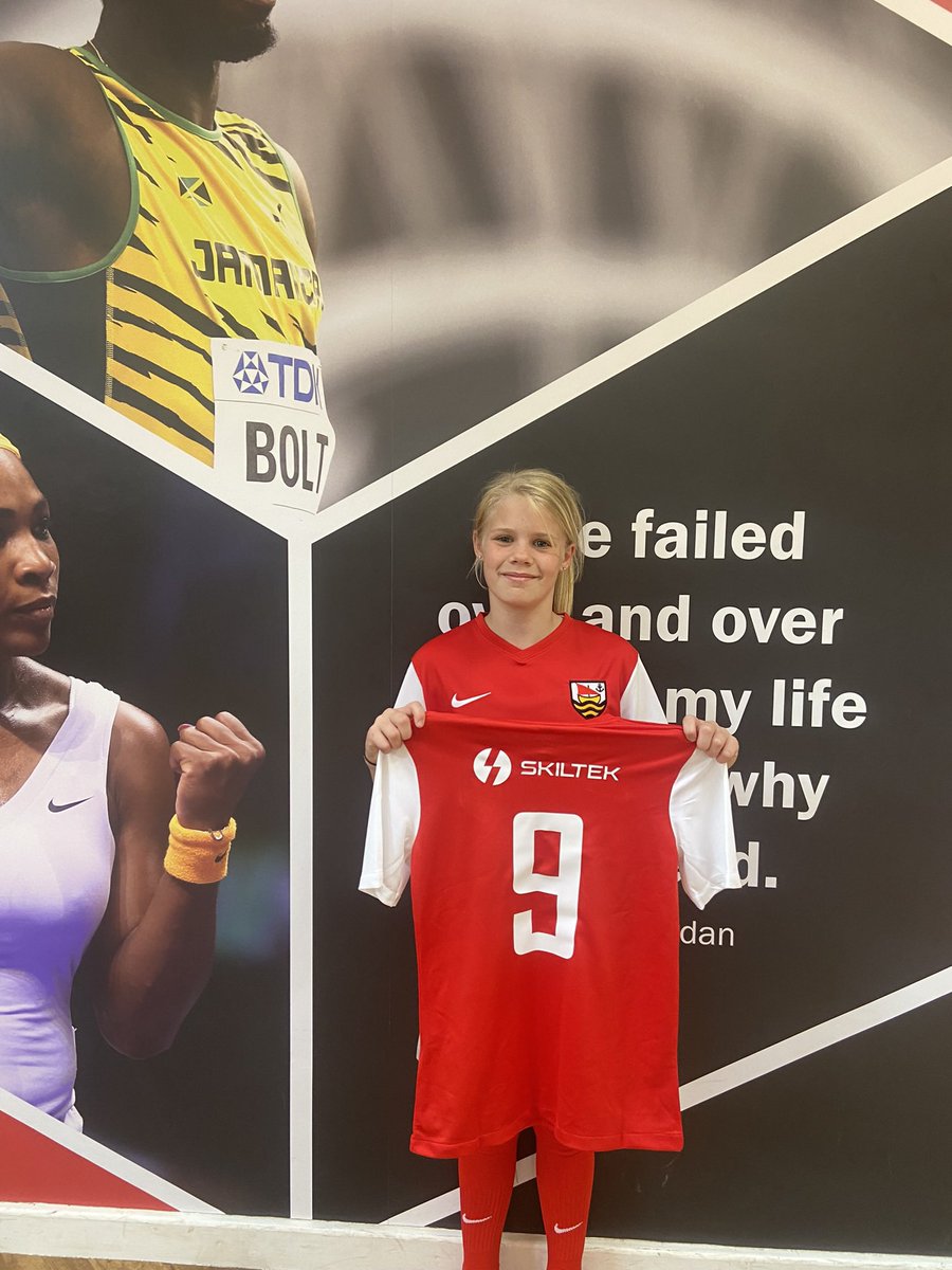 skilteksport's tweet photo. Skiltek and @hufcacademy have donated a football kit to @StLensCEAcademy in partnership with Starling Bank for their girls football team. 

The kit was presented to Miss Roberts and one of the players ready for their competition next week! Good Luck Girls!⚽️

@Stlenssport https://t.co/UIRItzUqzZ