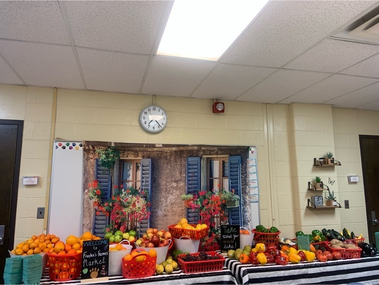 Thank you Weiss PTO and parents for the morning Farmers' Market. We also had bagels, muffins and cinnamon rolls.