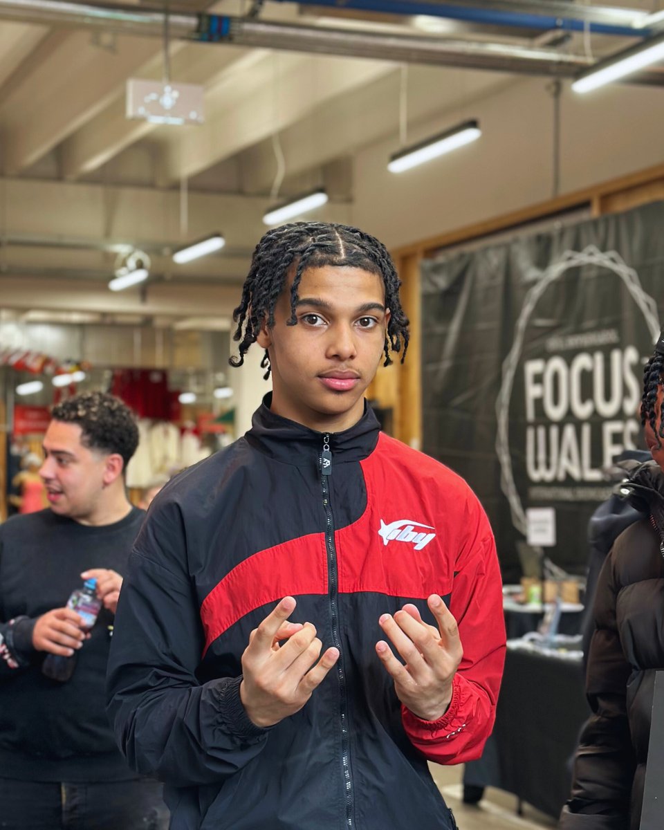 JUKEBOX_COLLECT's tweet photo. Students left feeling motivated, inspired and hopeful about their own future as artists.
Shoutout to our mentors Kai, Cass and Tarina for joining us, and of course, big thanks to staff member Darnell for leading the trip. On to the next!
#FocusWales2023 #JukeboxCollective https://t.co/Zebo4Xgxs8
