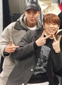 Hourly_Showki's tweet photo. Today's Showki 

#showki #션견 #햄션 #ชยอกี #ショギ https://t.co/yTbw3Hy2b8