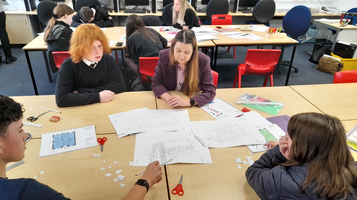 ashleighscot's tweet image. We cant believe that&apos;s us into our 3rd week of #CPP2023 ..Thanks to #architect @TashHouchin from @lma_architects for coming along to @Belmont_DT this morning to talk about regulations within the industry &amp;amp; help students design their site plan 🏡

@DYWAyrshire  | @AyrshireColl