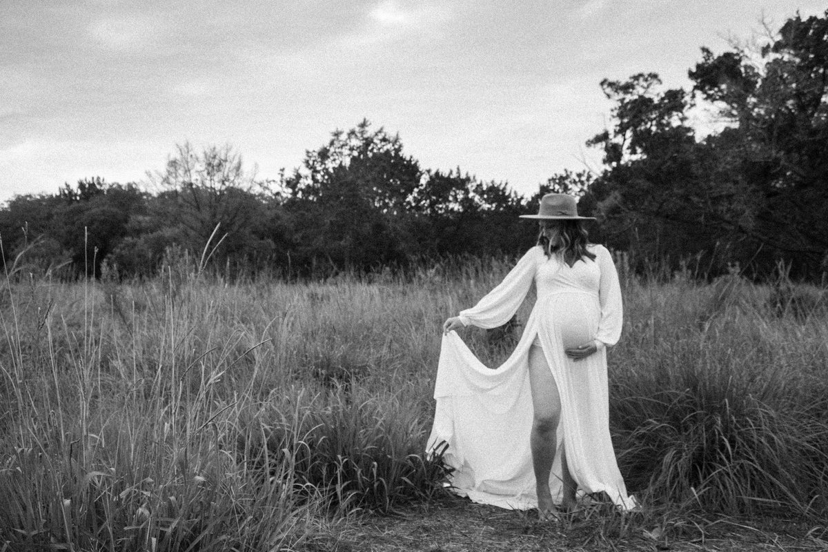 3Desirae's tweet photo. MATERNITY SESSIONS ✨

Booking Now! 
Message me to inquire 🥰 https://t.co/pYalL8h497