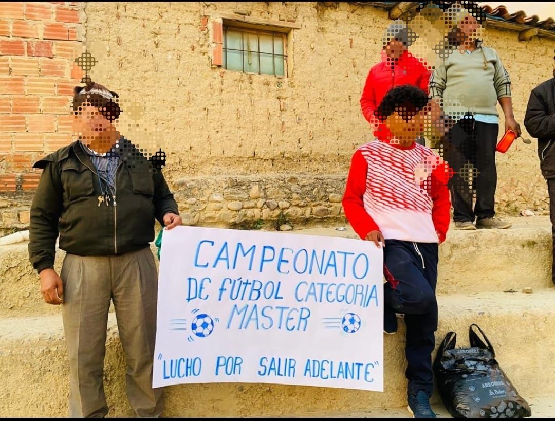 BoliviaRegimen's tweet photo. En el Centro Penitenciario de Morros Blancos, el Director Departamental de Régimen Penitenciario de #Tarija, Dr. Brayan Acha, hizo al entrega de premios a los equipos ganadores del campeonato de fútbol de salón denominado “Lucho por salir adelante”.

#LaReinserciónSocialEsPosible https://t.co/OFSChNPaAt