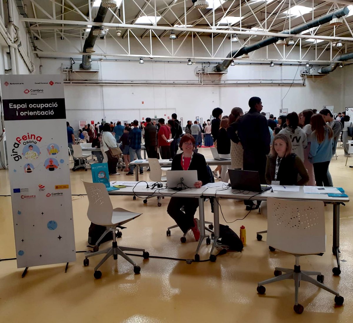 Avui hem estat a la fira d'ocupació d'Osona #GirafeinaOsona, fent orientacions i donant a coneixer la xarxa #Xaloc eina amb la que treballem tots els serveis locals d'ocupació del territori.

<a href="/Mancoplana/">Mancomunitat La Plana</a> <a href="/ocupaciocat/">Ocupació</a>