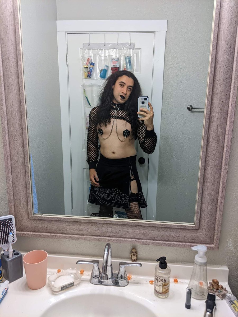 SlaaneshiB's tweet photo. @MommySteph5 There's DEFINITELY more with this look 🖤🖤🖤🖤 https://t.co/bX8wgvg4KY