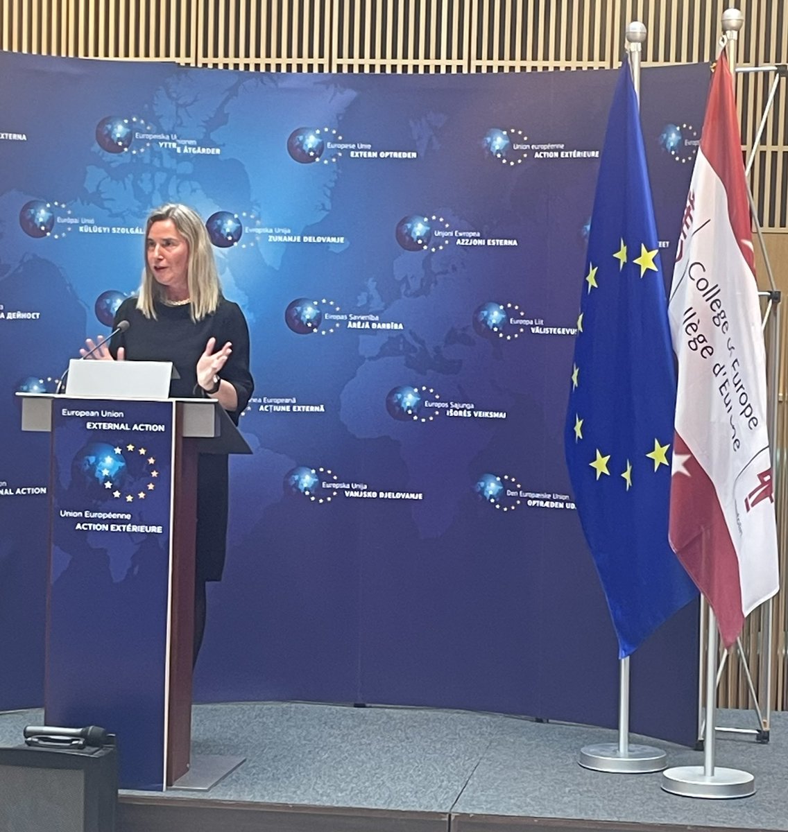 The first promotion of the @EUDiploAcademy is finishing its 9 months of training. #EUDiplomacy at the service of European citizens. Ceremony hosted at @eu_eeas .
@collegeofeurope  Rector @FedericaMog delivering an inspiring address 🇪🇺🇪🇺💪