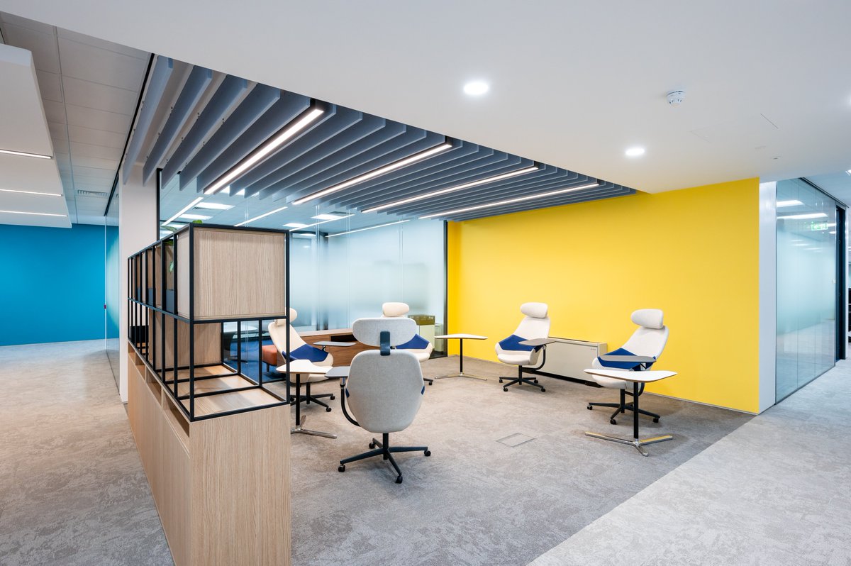 OfficeMasterIE's tweet photo. Having a collaboration (or brainstorming) area at the office can be a great asset for a business or organisation. This provides your employees with a designated area where people can come together to bounce ideas off one another, problem-solve, and work on projects as a team. https://t.co/5fUUECL8ZZ