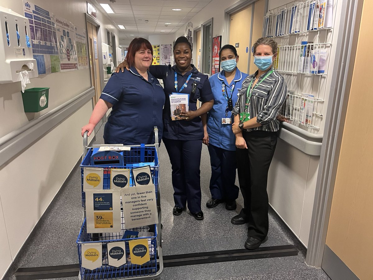 ginamorgan_98's tweet photo. Out and about on our dying matters roadshow .. lots of great conversations had with lots of staff about death and bereavement support for staff 👏🏼 @8hpb_mft @DyingMatters https://t.co/kek0UKzy3u
