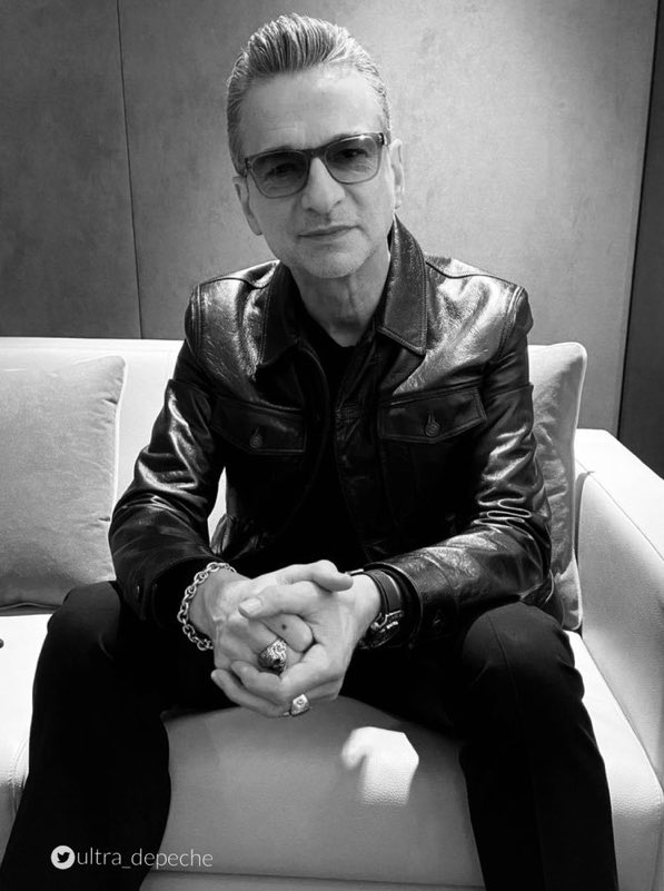 EddyVanyJalen's tweet image. “Les gustábamos más en el EP”
#PoderosoArrasando 🖤 #DaveGahan