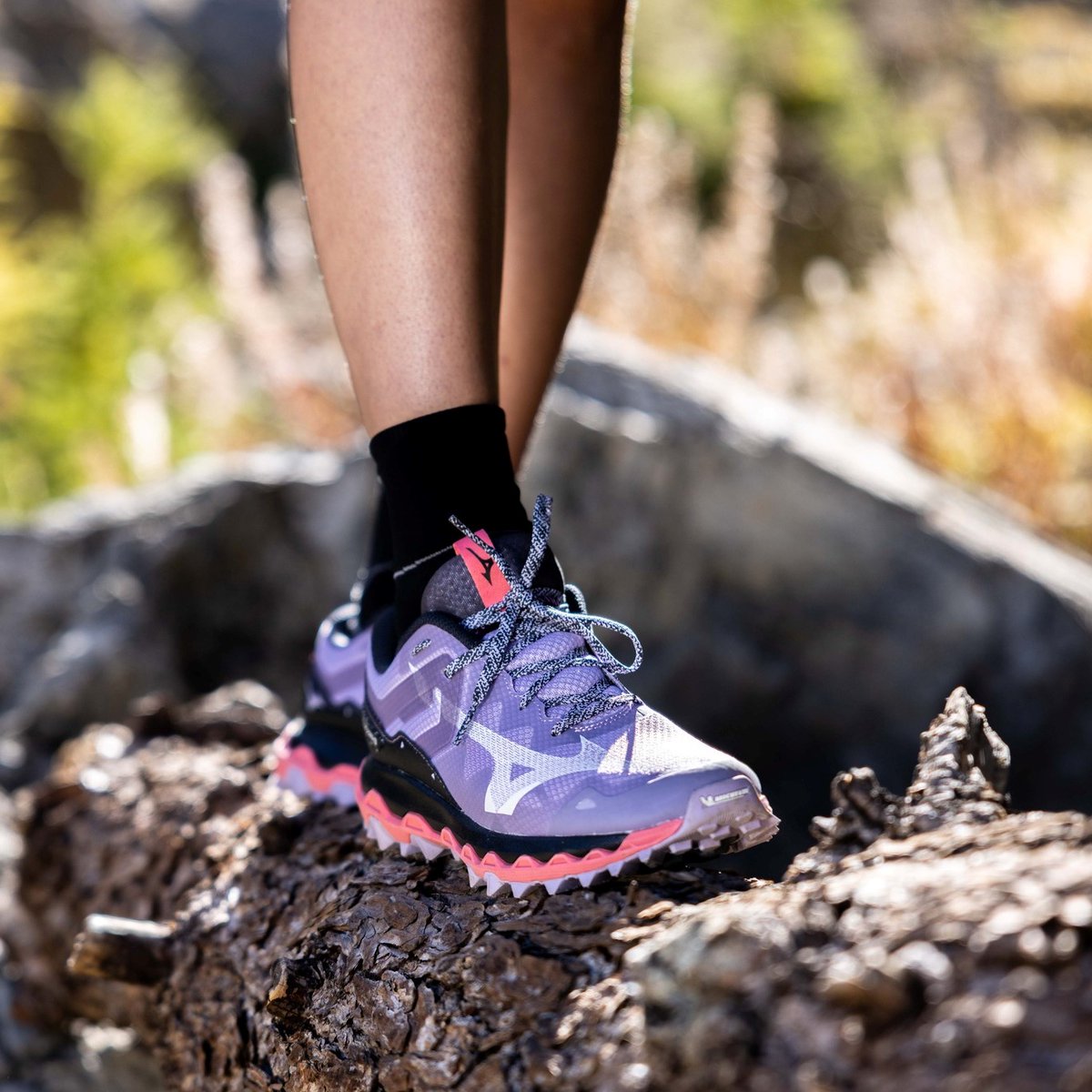 mizunoiberia's tweet photo. Máxima comodidad y protección incluso en los terrenos más difíciles ⛰🏃‍♂️

La nueva Wave Mujin 9 te ofrece una amortiguación y un agarre inmejorables gracias a la tecnología MIZUNO ENERZY y la suela Michelin 🔝

#Mizuno #TrailRunning #MizunoTrailRunning #WaveMujin9 https://t.co/opgqgokxd4