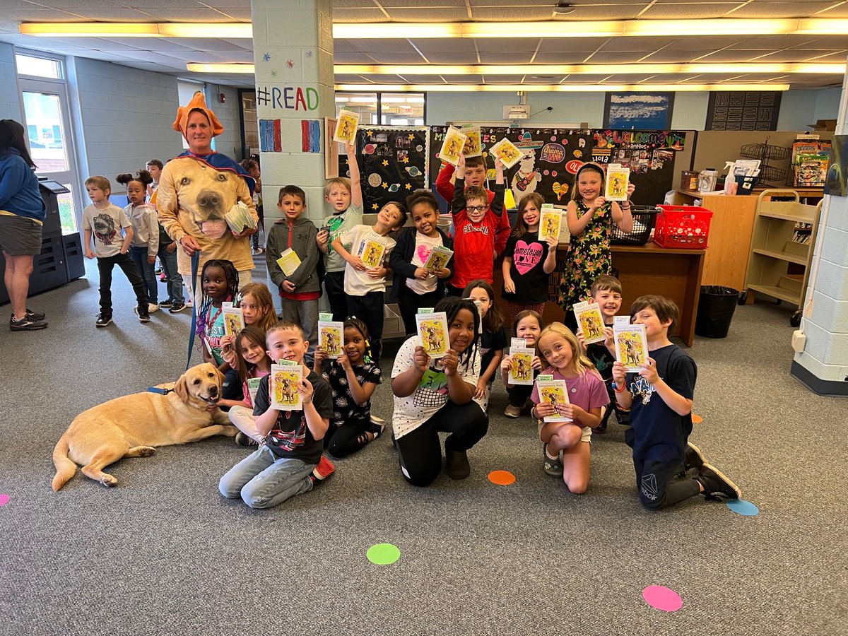 RoadrunnerROCKS's tweet photo. We kicked off our 6th annual One School One Book with a great assembly.  We are reading Gooseberry Park!  Thanks to our OSOB Committee for organizing all the fun!
#weschools https://t.co/DufD1GyHWX