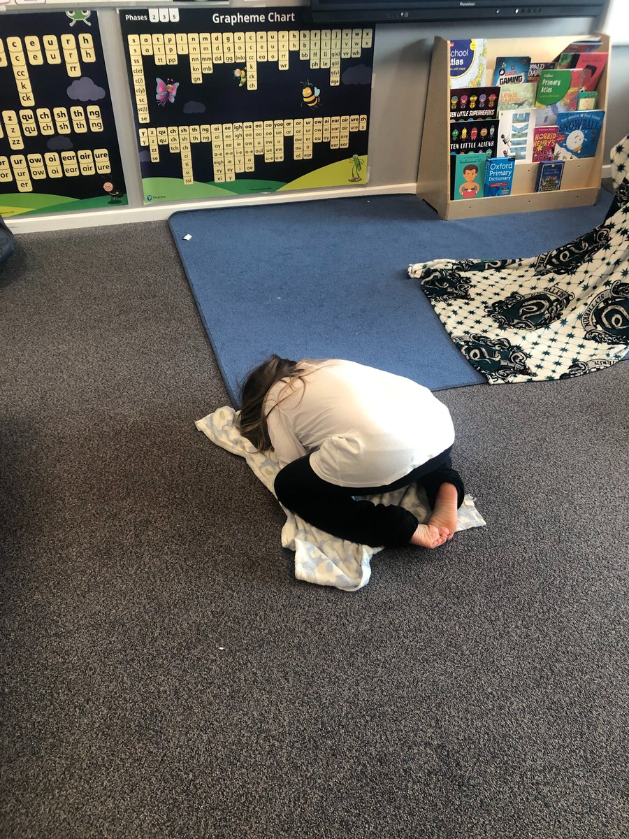 Euler_Academy's tweet photo. #ChestnutClass loved role playing in RE today. We learned all about how Muslims are welcomed into the Mosque and practiced it for ourselves. Our favourite part was washing our feet. "It made me feel fresh and clean." said one pupil. https://t.co/Osjk0FMc6i