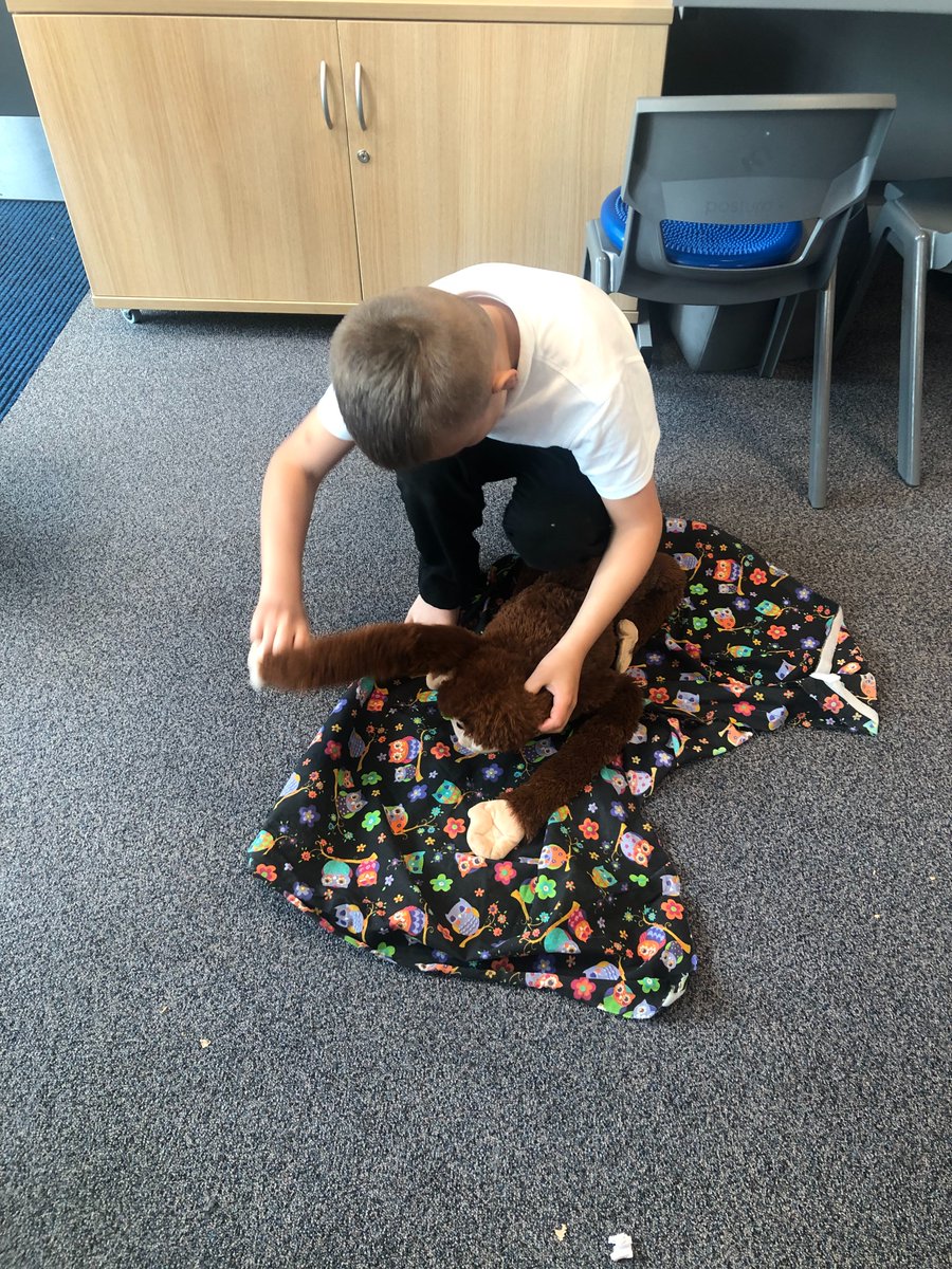 Euler_Academy's tweet photo. #ChestnutClass loved role playing in RE today. We learned all about how Muslims are welcomed into the Mosque and practiced it for ourselves. Our favourite part was washing our feet. "It made me feel fresh and clean." said one pupil. https://t.co/Osjk0FMc6i