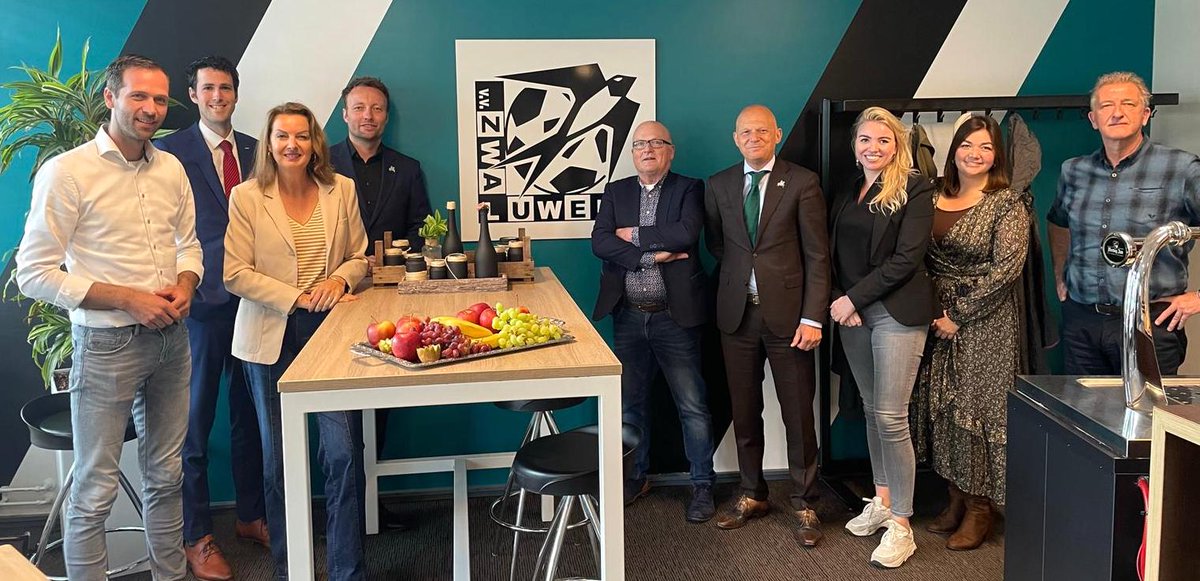 koenkegel's tweet image. Het college vergaderde vandaag niet op het stadhuis, maar bij @vvzwaluwenvld! 
Erevoorzitter @Hugovant sprak het college vooraf toe. Veel dank voor de gastvrije ontvangst!