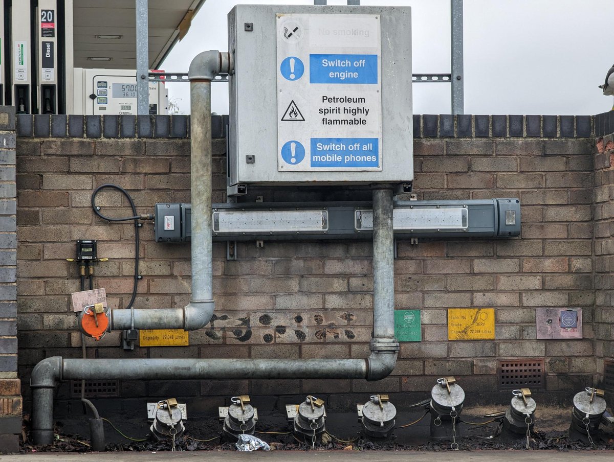 RaytecHazardous's tweet photo. SPARTAN Linear WL168, Zone 2 Linear spotted at Tesco, Newcastle upon Tyne. 
 
We love coming across our luminaires in their natural habitat!
 
Explore our SPARTAN Linear lighting range here -  https://t.co/ugAve7KuIl

#hazardouslighting #atexlighting #zone2lighting #petrolstation https://t.co/OVWp3FflKH