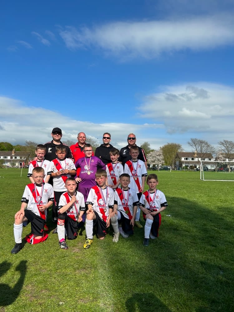 clydebank2014s's tweet photo. What a weekend, we had blood sweat and tears. 
Clydebank 2014 had 3 teams competing in the blackpool football tournament @byft2016 with our Reds losing in the final but played amazing, best part of the weekend was watching the team bond and their friendship grow. https://t.co/b0VeM1kl3l