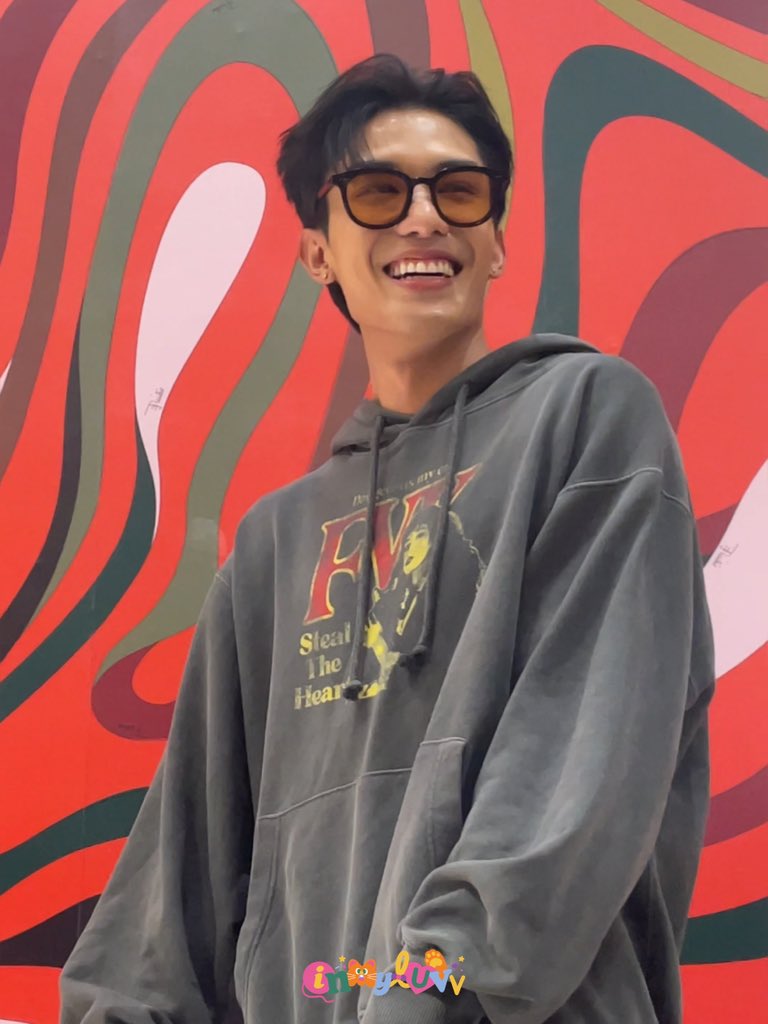 inmyluvv's tweet photo. เน็ตเน็ตยิ้มนี้โลกละลาย 🫠❤️

@netsiraphop​ #netsiraphop
#JimmyChooXNetJames https://t.co/MckvdLi411