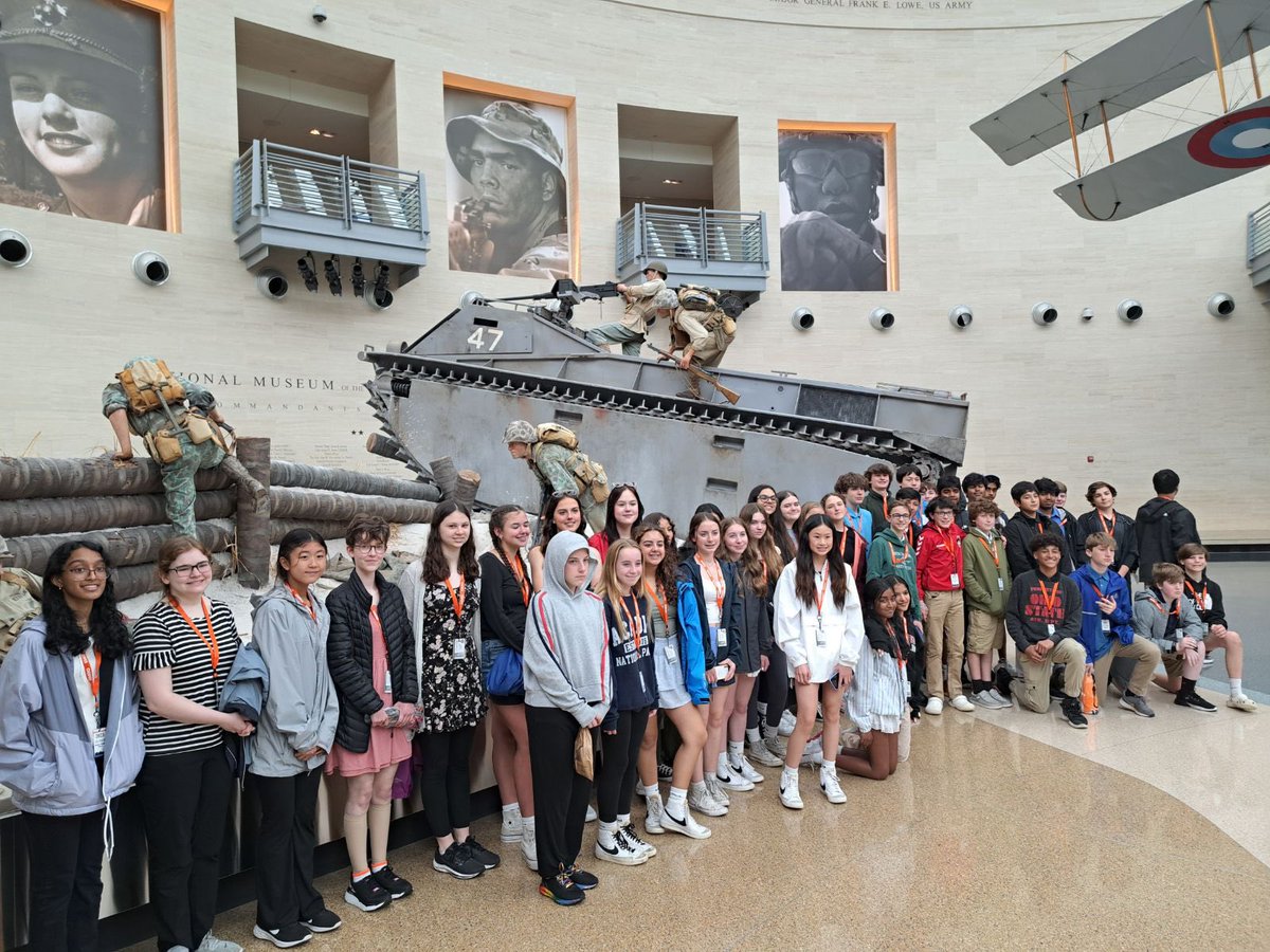 KellySyroka's tweet photo. Bus #4
Explored the Marines Museum this morning. 
@OOMSDC @OOMS_OLSD https://t.co/gOyFmBI4wP
