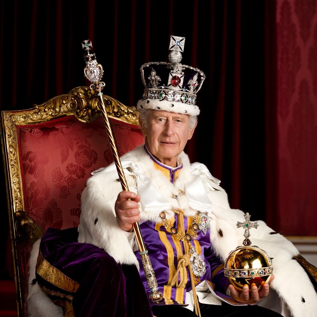 Grit_Capital's tweet photo. Both of these men are billionaires

One earned it and one inherited it

But 20 million watched the King's coronation, while only 2 million watched the livestream of Warren Buffett's annual meeting

This is why most of society doesn't understand investing https://t.co/HqjxsGGbPv