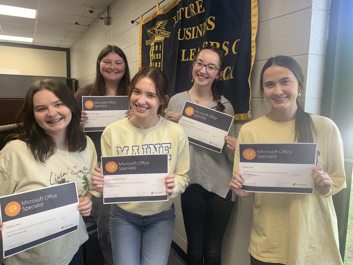 myhenley's tweet photo. More industry certifications earned today! 
4 in Microsoft Word
1 in Microsoft Excel
@CCCHSRaiders https://t.co/acngUVGEC3