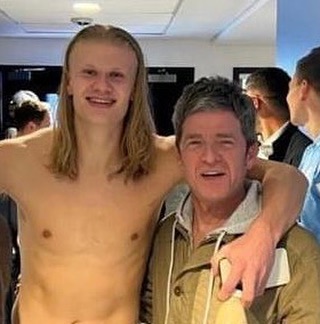 viztec_gratis's tweet image. #PoderosoArrasando Pongan Oasis, atte. El Erling..