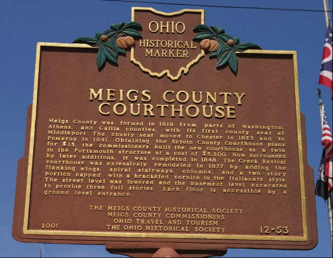 OHCHA1's tweet photo. #OHCHA #AppalachianOhioA-Z : The #Meigs County Courthouse is one of Ohio's oldest courthouses still used for its original purpose. Because of the city's topography, the courthouse was built against cliffs.
#History #Culture #Heritage https://t.co/QQB3VBbZuH