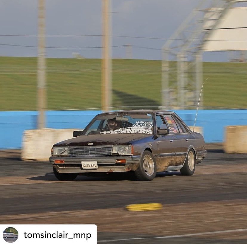 Encnhtrs's tweet photo. from last our friend  @tomsinclair_mnp sending the Laurel “ Laurel sees road, road sees crimes 🤝 “

Shame the Laurel isn’t around , ended up in a smash at Driftland UK

#nissanlaurel #laurel #c31 #c31laurel #datsunlaurel #aokeyuk #enchntrs #ench #midnightpotato #ドリフト https://t.co/he1Hqciz3b