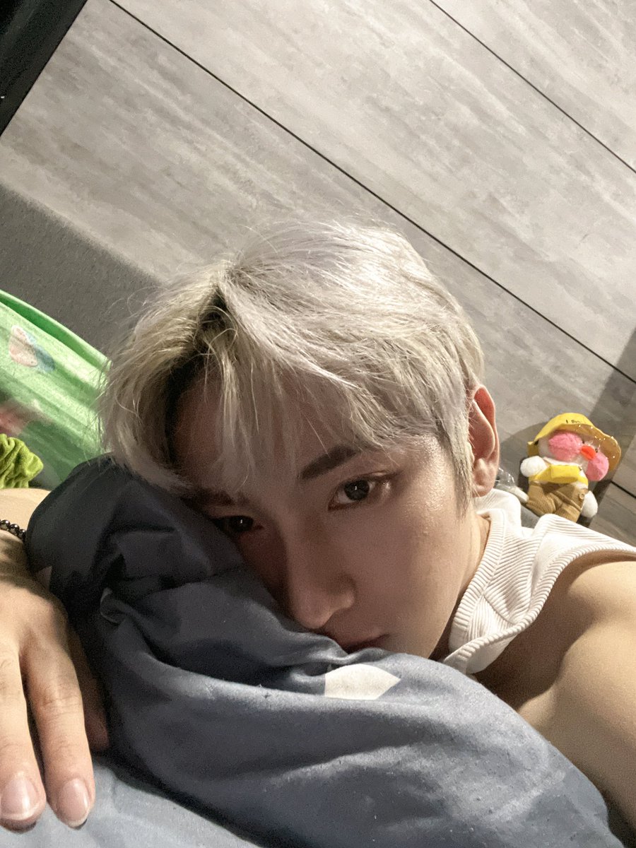 isaacvkm_1212's tweet photo. Just done with today’s schedule 

Something happened today, felt kinda hmmmmm but managed to hold myself together and wrap up the day well! Goodnight and have a sweet dream everybody 🩵🩵🩵

#IsaacVkm #邬凯名 #아이젝 #젝터 https://t.co/a6wAN635kP