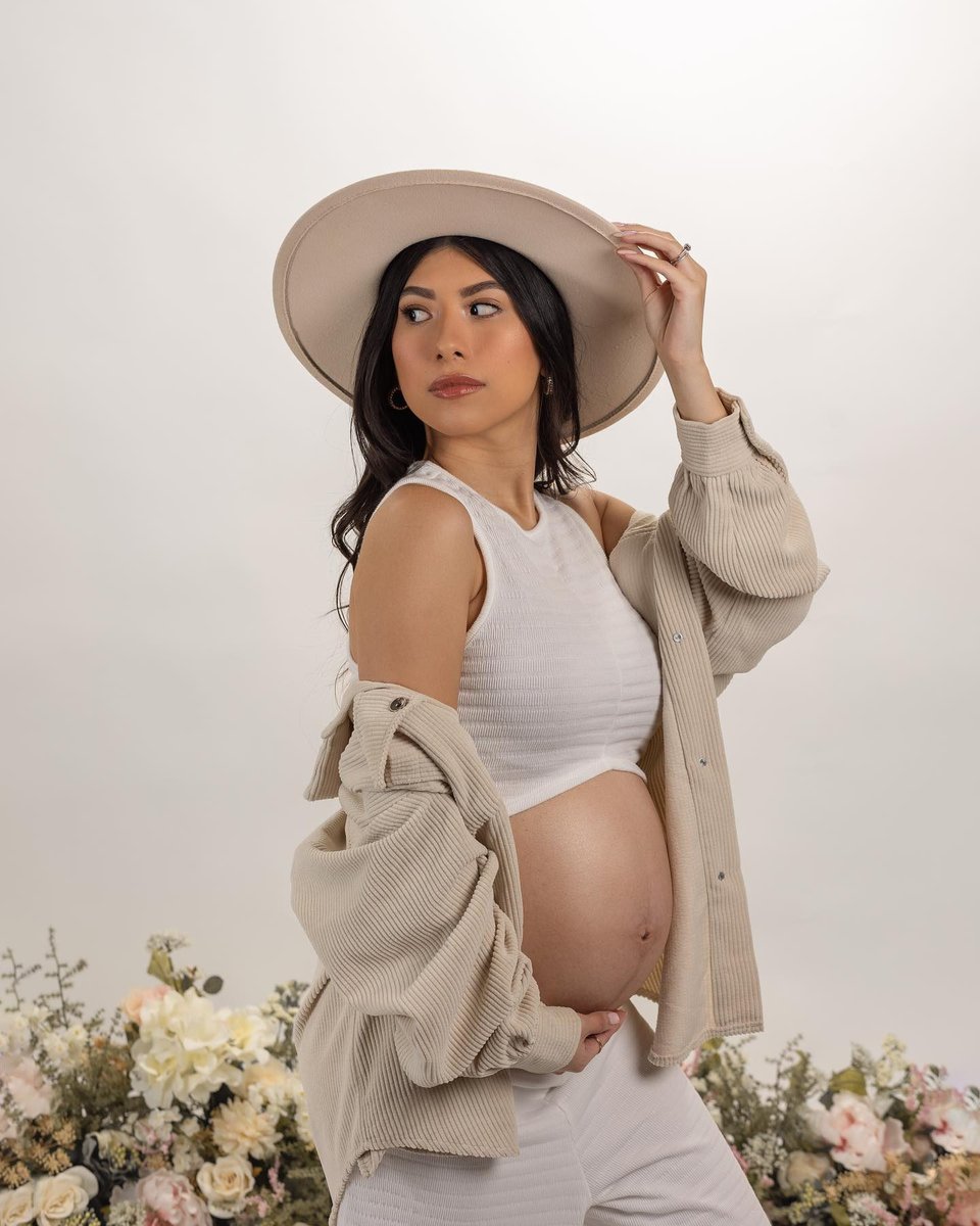 lulusdotcom's tweet photo. comfort is key when it comes to bump style, just ask mama https://t.co/XeyDjuvFsp ๐ธ๐ท๐ผ shop her Blissful Beginnings White Crop Top & Pants Set on https://t.co/ze69LRIoGq โ๏ธ #lovelulus #bumpfriendly #momtobe #bumpstyle https://t.co/mtGjtBUqlN