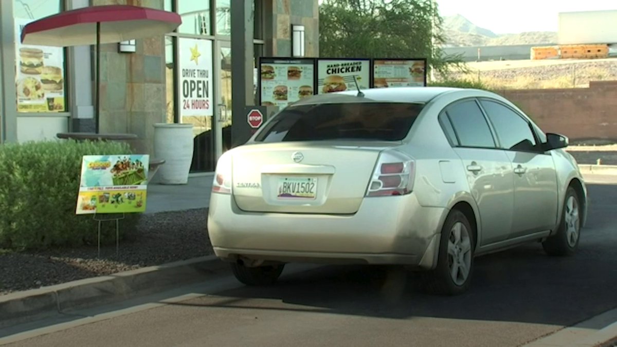 Digi Shorts: Artificial Intelligence takes fast-food drive-thru orders now local10.com/news/local/202…