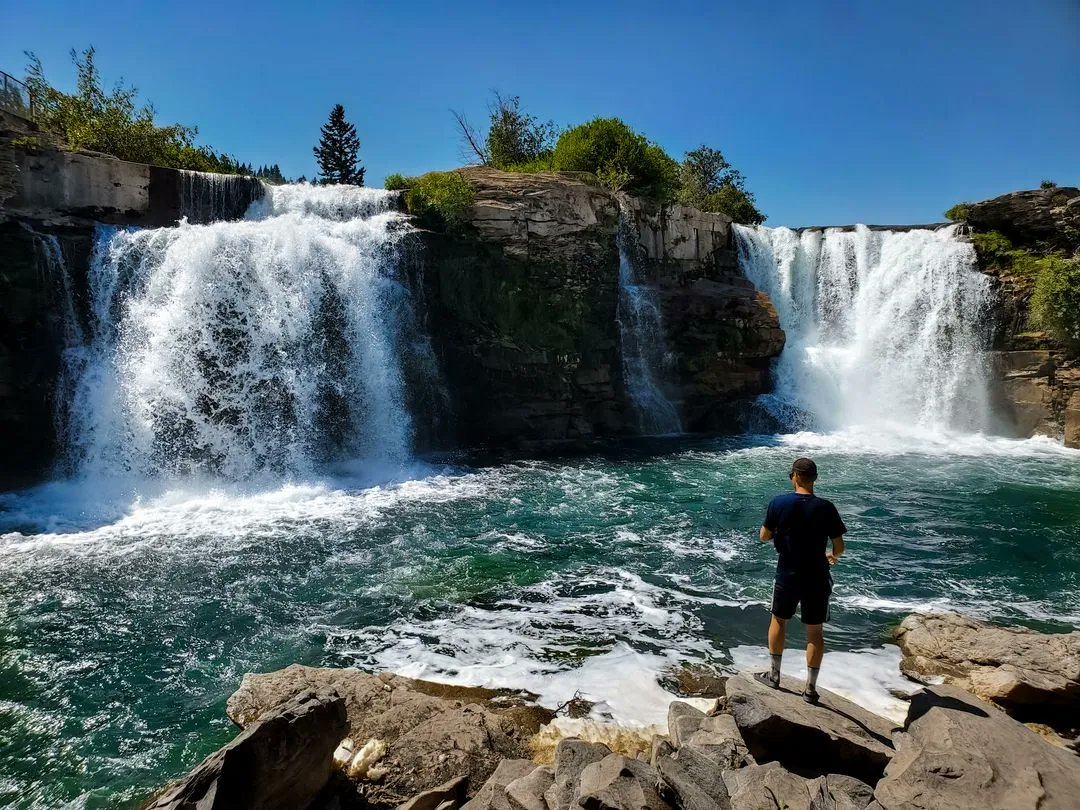 ExploreThePass's tweet photo. Discover the best places to eat, drink, and explore with this ultimate guide to a long weekend in #ThePass! 🏔️ Check out our latest blog post and plan your next adventure today: https://t.co/WCBaJtF18M 

📷 Cody Friesen 

#ExploreThePass #GoCrowsnest #CrowsnestPass https://t.co/skprnBmZ0K