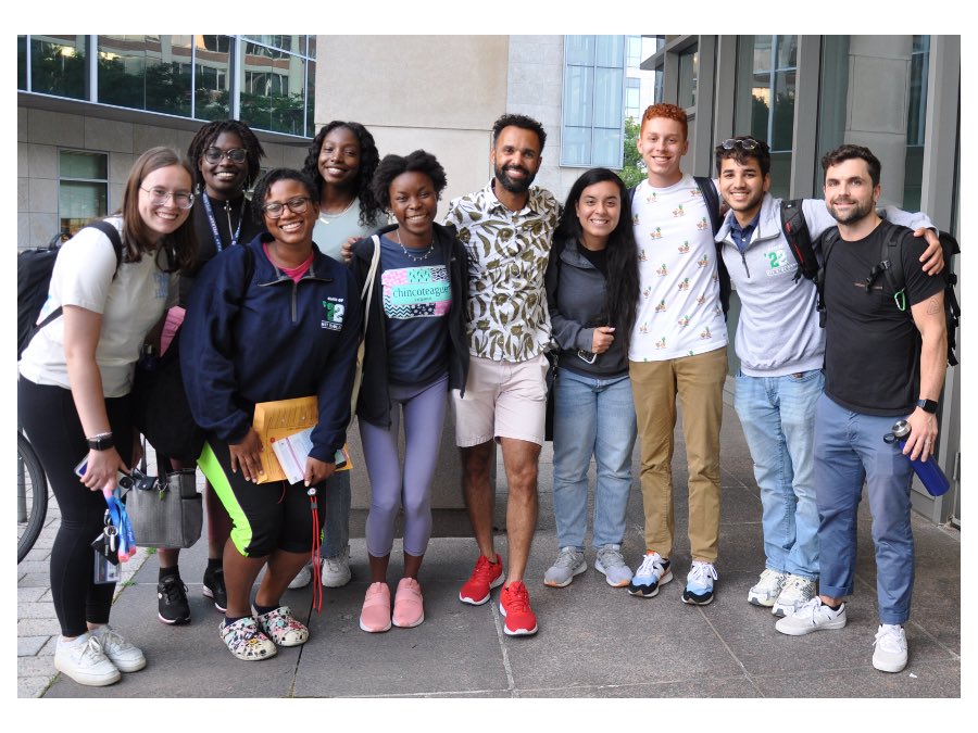 MandanaMsrp's tweet photo. Congrats Hernandez for your selection as a Freeman Hrabowski Scholar!!! #FHScholars @MITBiology  you are such a great role model for our #MSRPBio students. Thank you! https://t.co/VeLkcYUL2c
