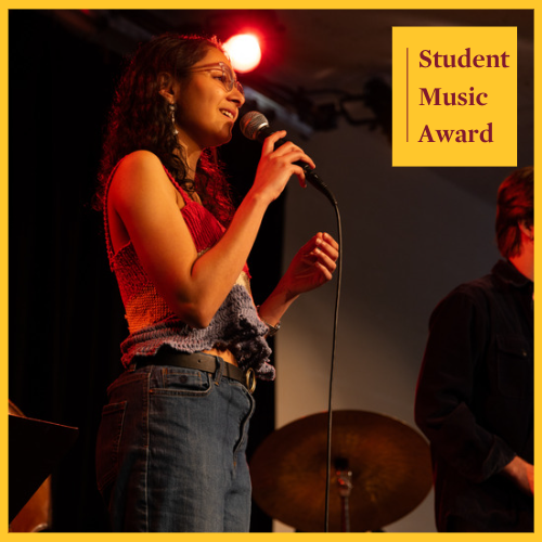 Congratulations to Oberlin second-year jazz vocalist Aanya Sengupta, winner of @DownBeatMag's 46th Annual Student Music Award for Outstanding Performance by an Undergraduate Jazz Vocal Soloist! #Voice #Jazz #JazzVoice #MusicAwards #OberlinJazz