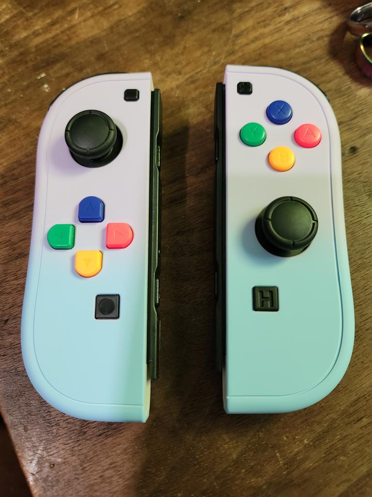TheChibiSaturn's tweet photo. I got new joycons just in time for tears of the kingdom https://t.co/AlLiqGMTex