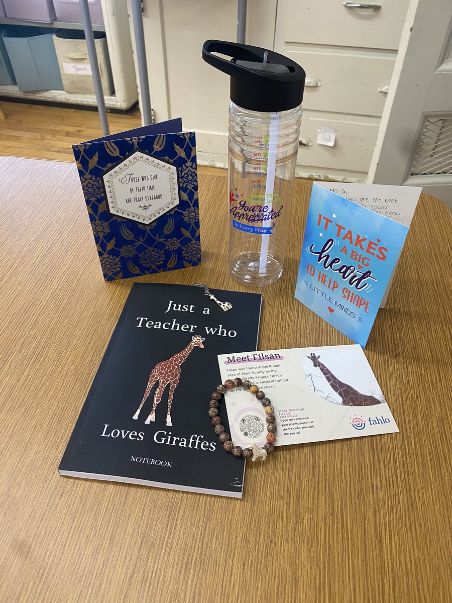GaccioneSm's tweet photo. Thank you @BrookdaleHSA, @BrookPrincipal, and students for a special day 2 of #TeacherAppreciationWeek 
Thank you @AndreaBonanno16 for saving a giraffe for me #coworkersbecomefamily https://t.co/GKoemFXYun