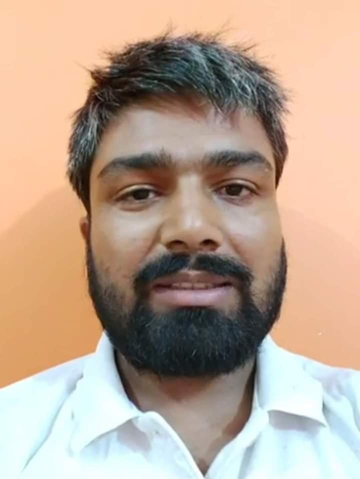 singhnishant110's tweet photo. गौर से देखिये इस चेहरे को, यह वही इंसान हैं जो अपनी खुशी-सुख चैन सबकुछ त्याग कर अपने बिहार व अपने क्षेत्र का विकास कैसे हो इसको लेकर हर पल सोचते रहता है।
जिस उम्र में लोग शादी क�� वैवाहिक जीवन का आनन्द ले रहे होते हैं उस उम्र में इसके बाल सफेद हो गए आखिर क्यों...?
#ManishKashyap https://t.co/hxP45LhTsv