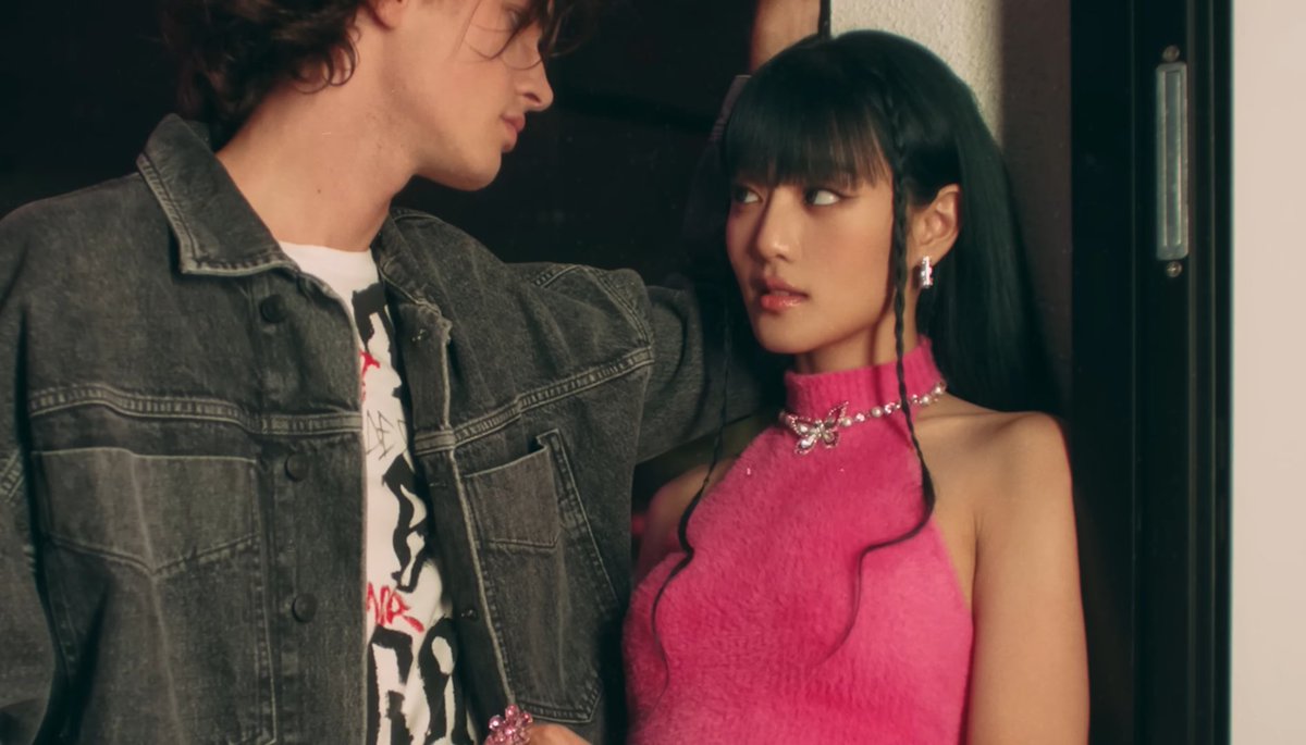 idlecharts's tweet photo. Did "#Allergy" and "#Queencard" story happened before "TOMBOY"?!

In "Allergy" they meet with a guy named "tom.boy" who seems to hurt Miyeon and makes her want to be like Minnie. In "TOMBOY" they sing about being hurt, finally being themselves and not changing for anyone. https://t.co/OOJqWYJdie
