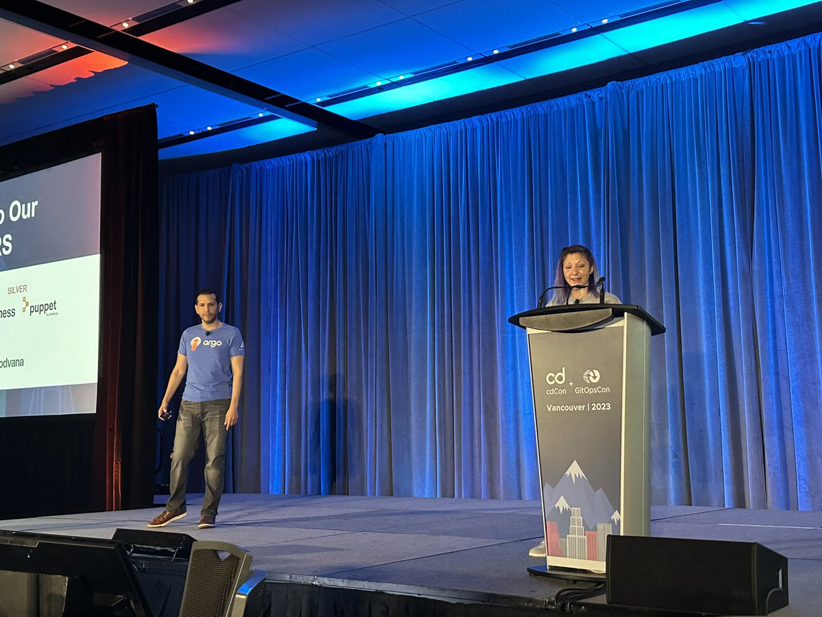 JenInnovate's tweet image. .@LoriLorusso and @christianh814 kick off Day 2 of #cdCon + #GitOpsCon in #Vancouver. @OpenGitOps @CDFoundation #RedHat #JFrog @redhatopen #opensource #gitops #cd