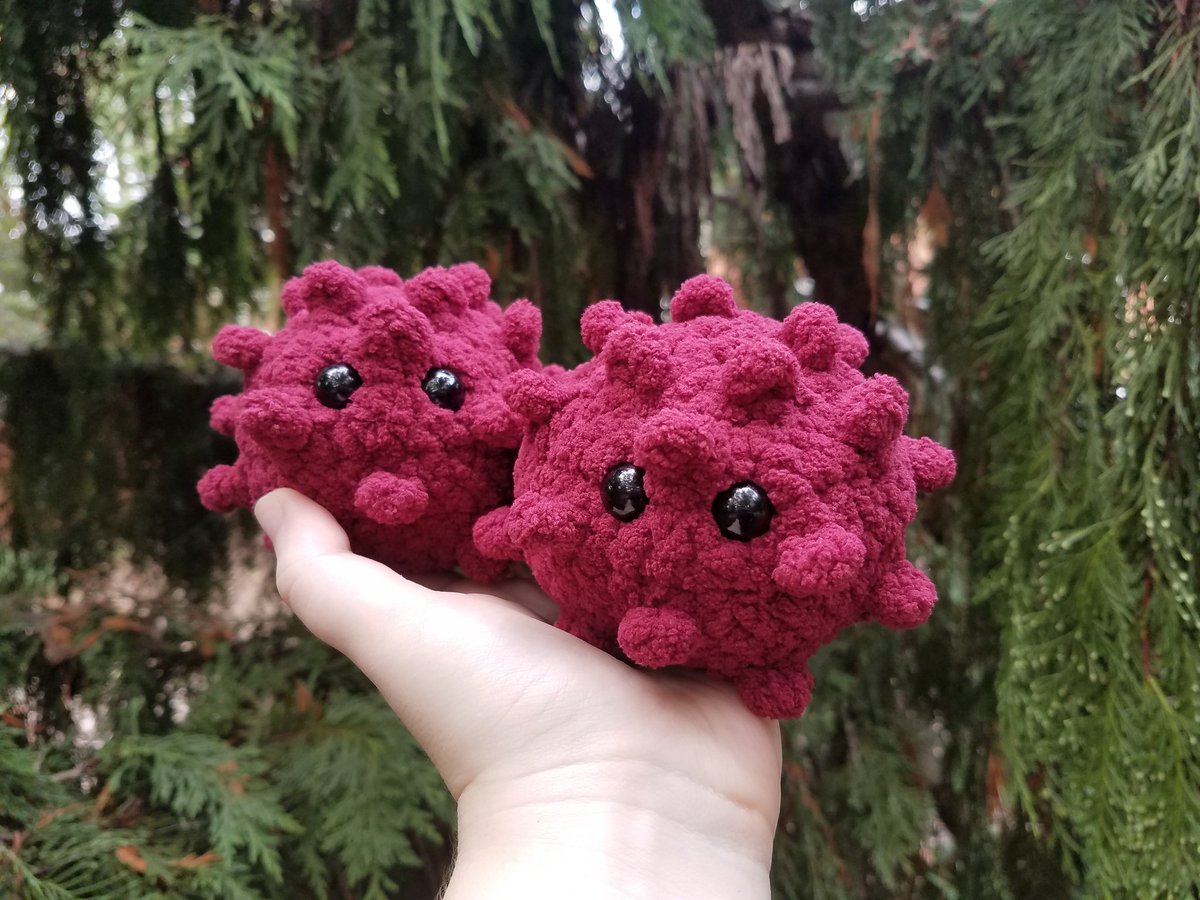 OddballCritters's tweet photo. Drop something red! ❤️ https://t.co/vOOUpZS0Gf