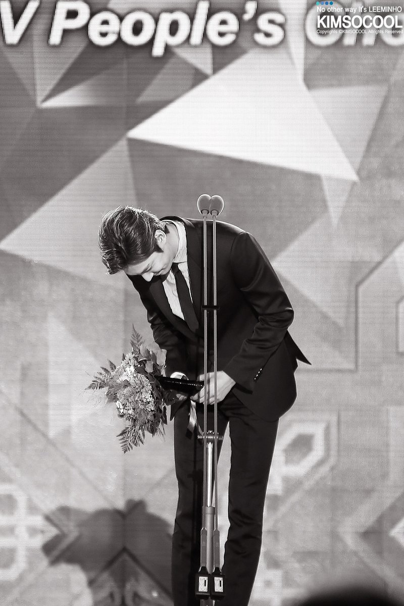 Intisarka's tweet photo. It wasn't easy to achieve your success but you made it beautifully &amp; with grace 🤍

Thank YOU @ActorLeeMinHo !

#LeeMinHo 
#17YearsWithLeeMinHo https://t.co/mvVO7ORMYX