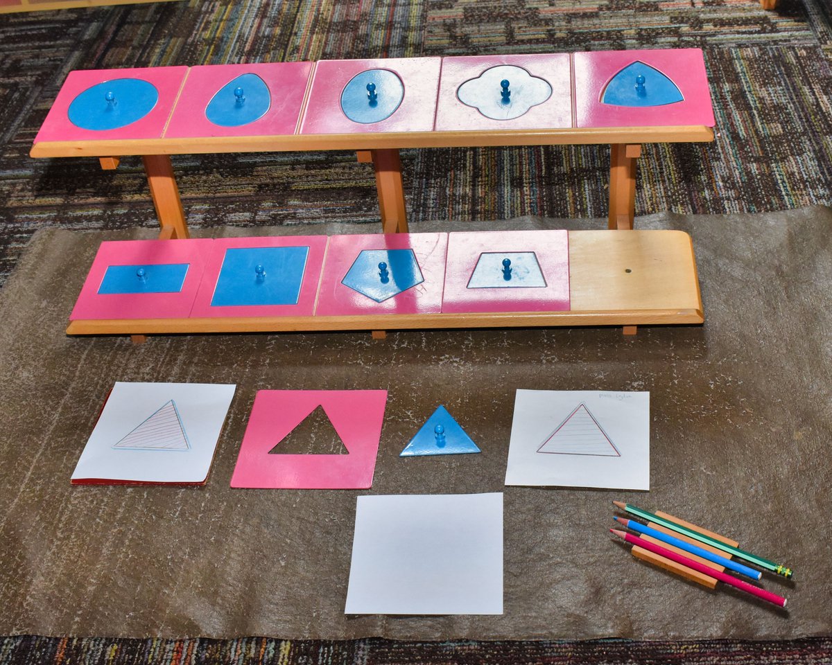 AVMontessori's tweet photo. To build the motor skills 💪 to write with a pencil, ✏️ children in our Montessori preschool classroom in Roseville learn to control a pencil by filling in outlines. This activity does not weary children because they enjoy it! 😊
Visit, https://t.co/CFHGB6DgY4 
Call, 916-787-4004 https://t.co/udFv2BY39i