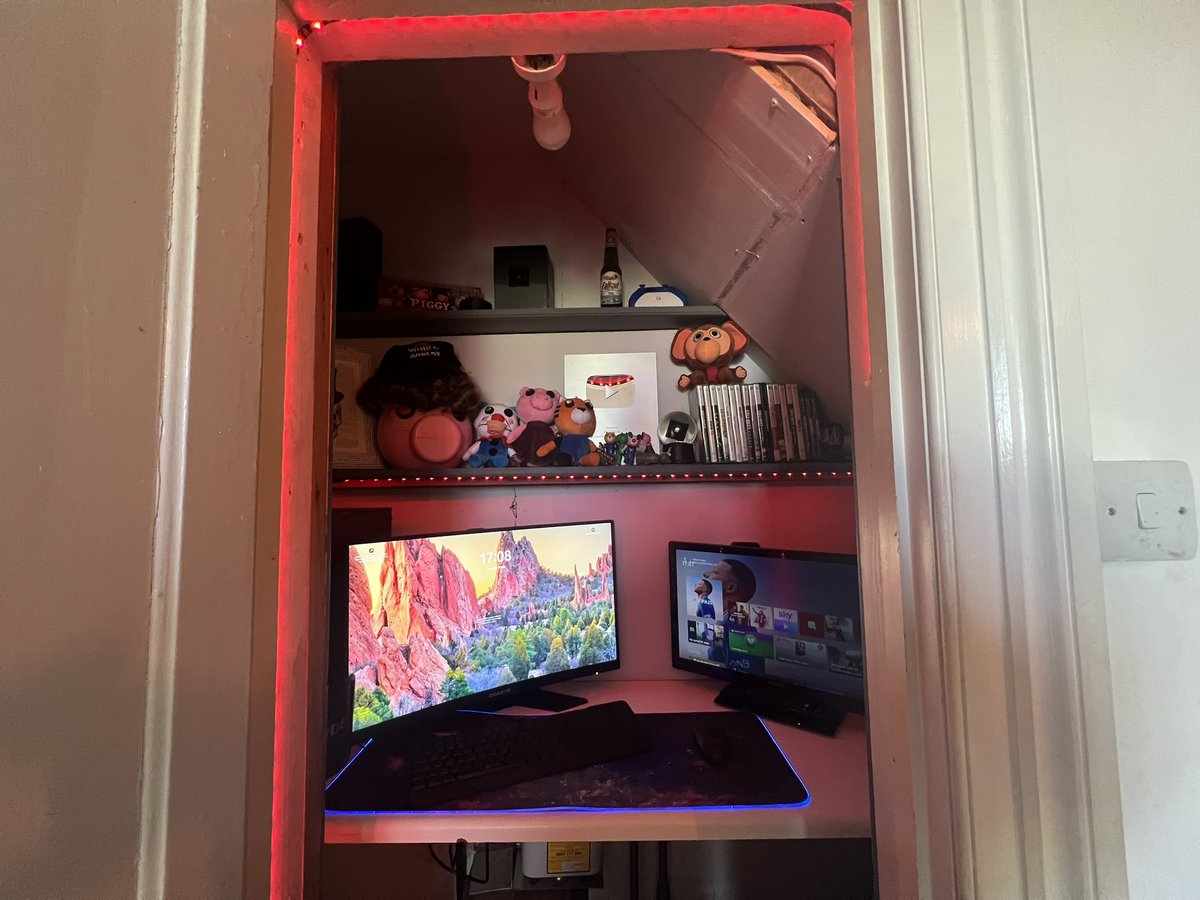 AntAntixx tweet media