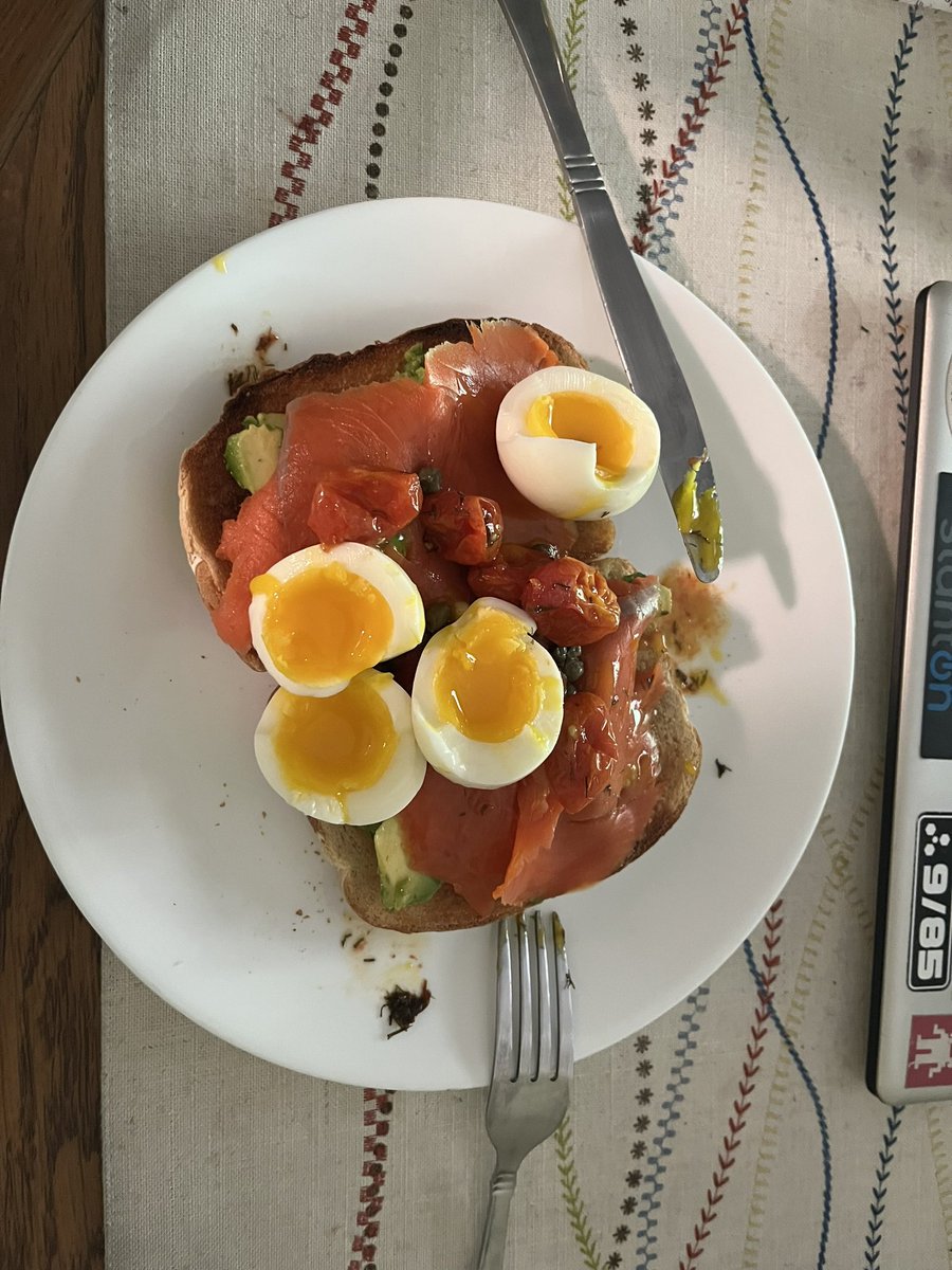 rolastreetwalkr's tweet image. Desayunando listo para las noticias #PoderosoArrasando