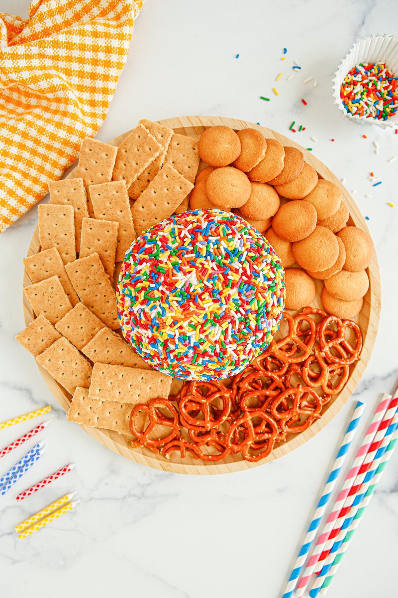 jensoltys's tweet photo. What would you dip into this Funfetti cheese ball? 

Read more 👉 https://t.co/fNJhd059h7

#dessert #diprecipes https://t.co/qEHBgINbub