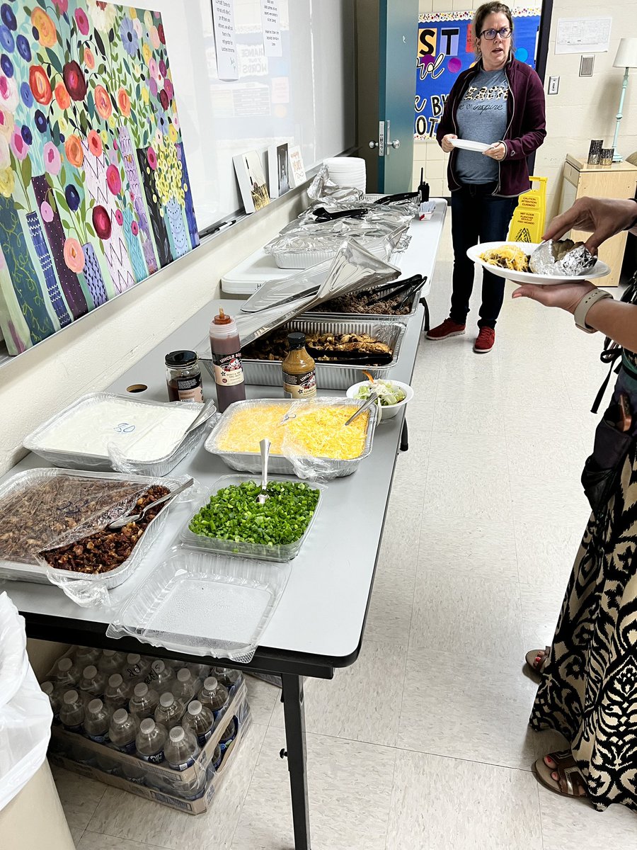 Thank you All Star Catering and Uncle Bob’s Bar-B-Que for the wonderful lunch today! #weloveourteachers @WISDHardy