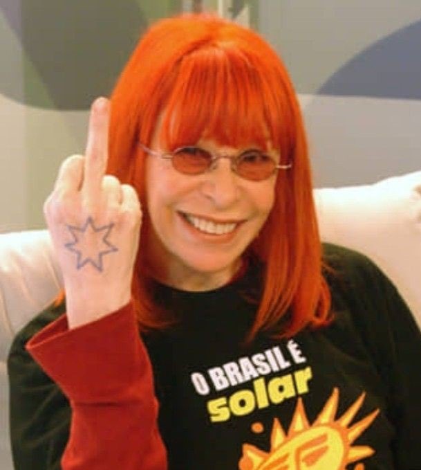 luh_want's tweet photo. O rock brasileiro hoje se despede da maior que tivemos, vai em paz Rita Lee, seus súditos não deixaremos você ser esquecida nunca #RipRita https://t.co/ECDrhlSw3F
