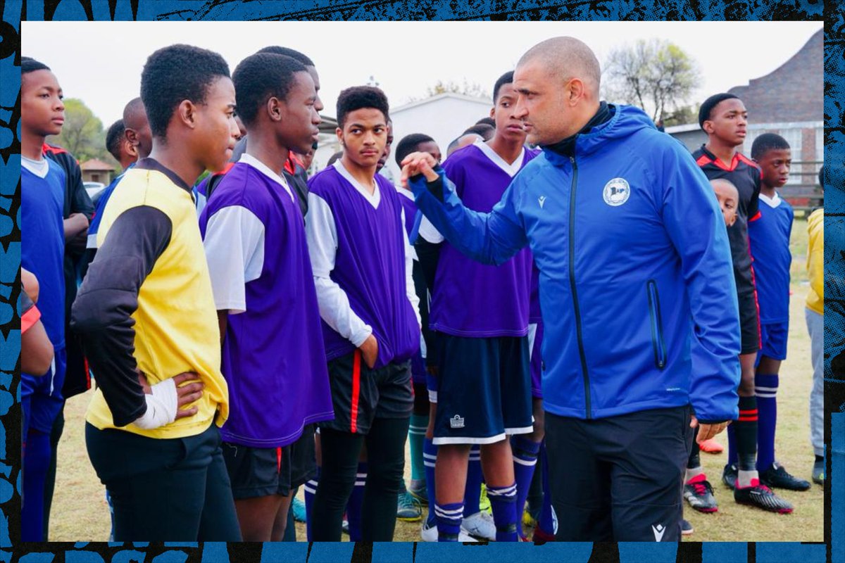 Tom Schütz, Co-Trainer der Deutschen U17-Meistermannschaft, ist derzeit gemeinsam mit unserem Botschafter <a href="/DelronB/">Delron Buckley</a> vor Ort in Johannesburg. 🇿🇦

Wir haben den Bericht:
📲 arminia.de/neues/schlagze…

#immerdabei