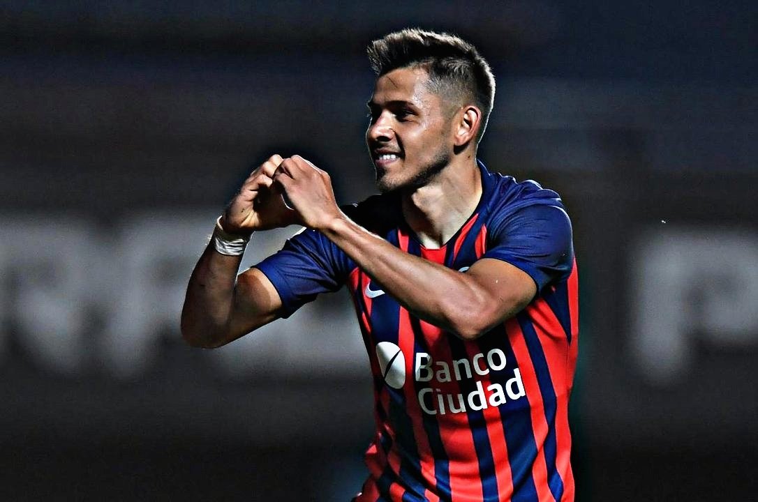 🚨🔍 • #SanLorenzo estaría interesado en Ángel #Romero. Los "dirigentes" lo quieren, faltaría el visto bueno de RDI. 

🇵🇾 El delantero no está teniendo continuidad en #Corinthians (🇧🇷) y vería con buenos ojos salir del Timão. 

🤔 ¿Opiniones? ¿Te gustaría que el paraguayo tenga